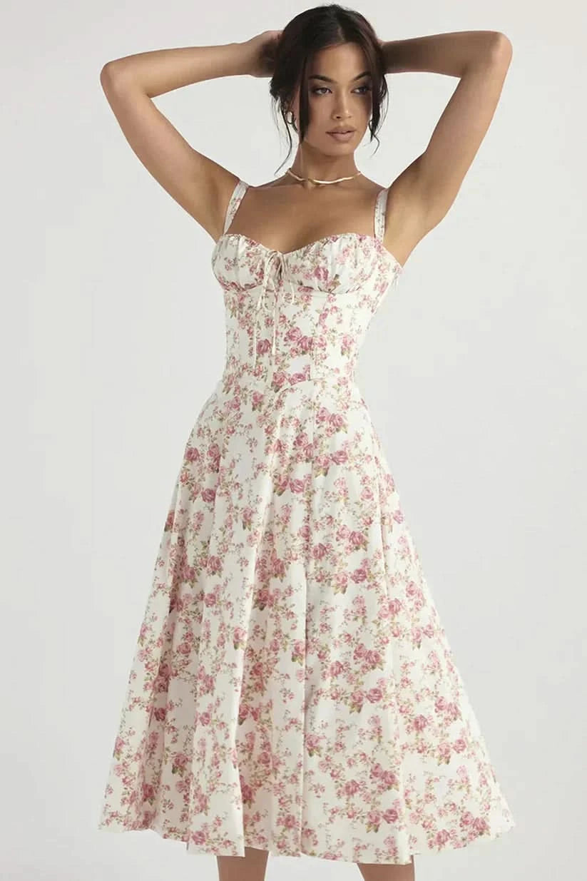 Midikleid mit Trägern und seitlichem Schlitz