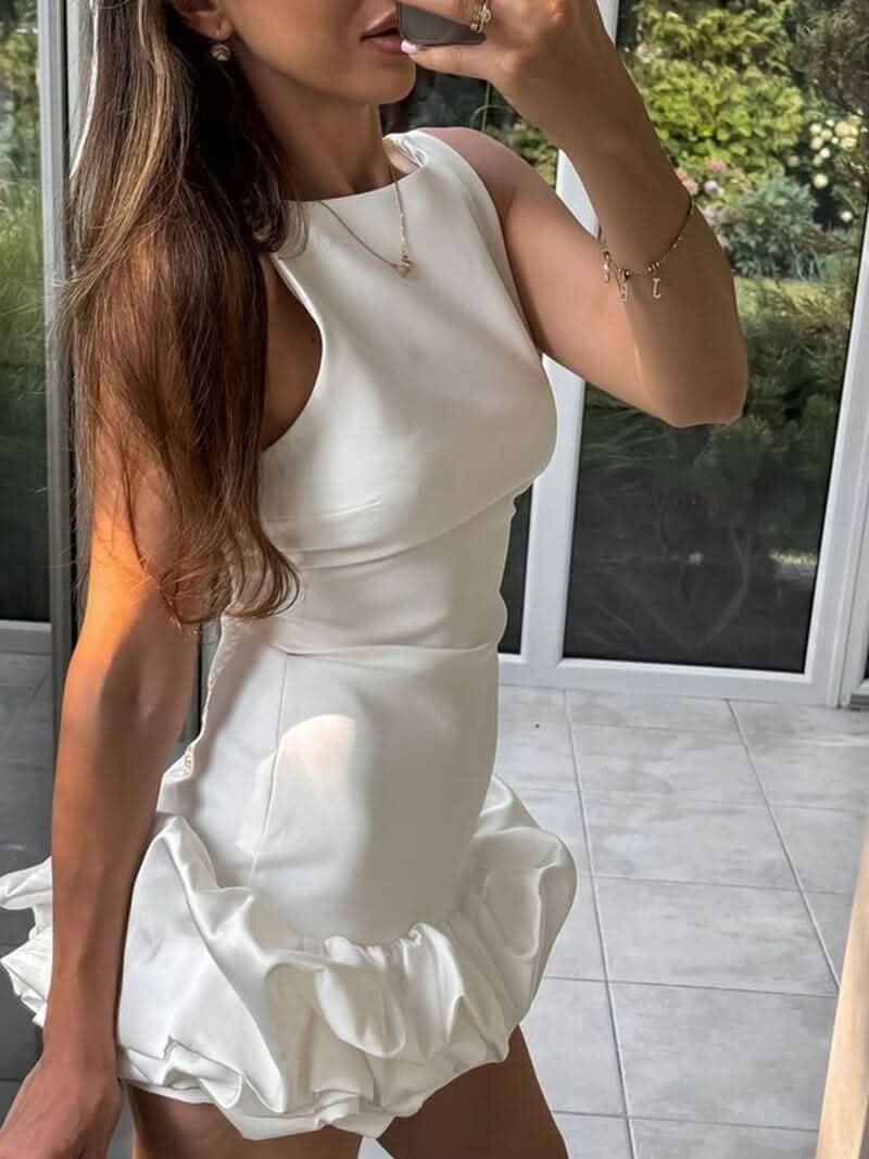 Ärmelloses Minikleid mit Rüschenkante