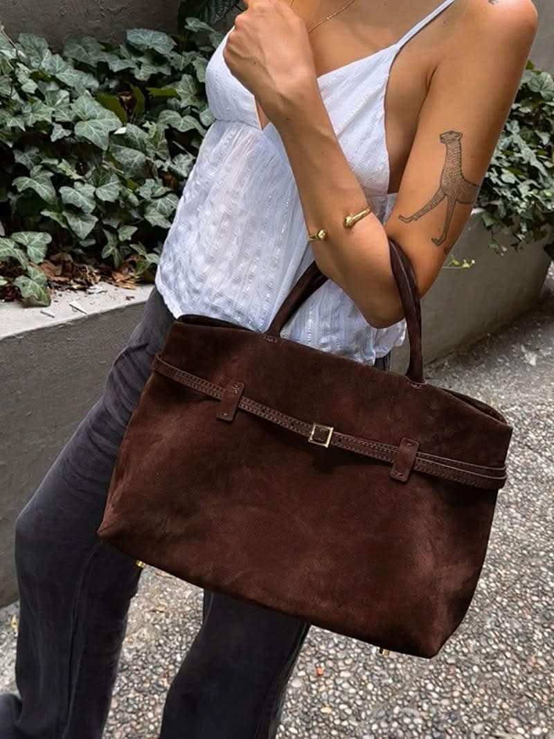 Handtasche mit Überschlag und Henkeln