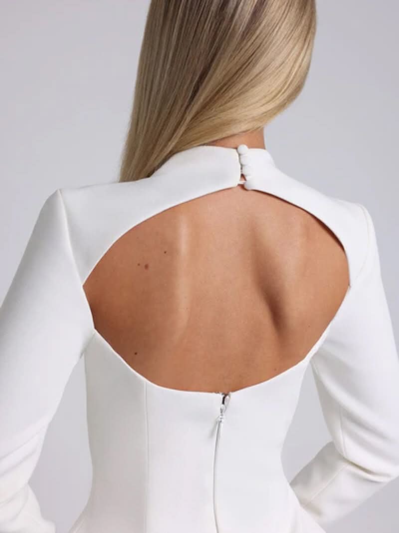 Minikleid mit langen Ärmeln und Rückenausschnitt