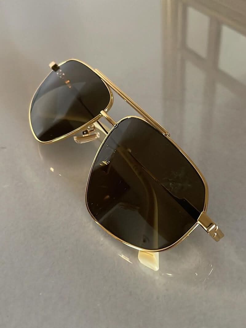Sonnenbrille im Aviator-Stil mit Metallrahmen