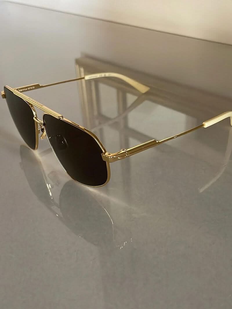 Sonnenbrille im Aviator-Stil mit Metallrahmen
