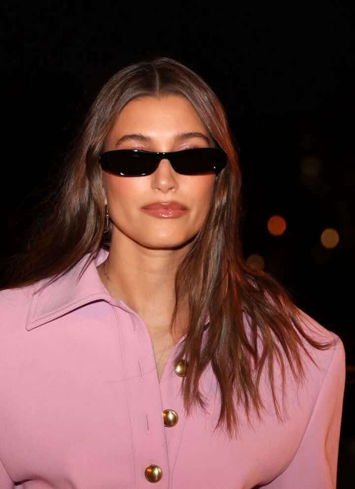 Sonnenbrille mit ovalen Gläsern und schmalem Rahmen