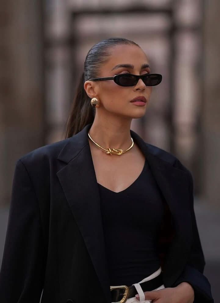 Sonnenbrille mit ovalen Gläsern und schmalem Rahmen