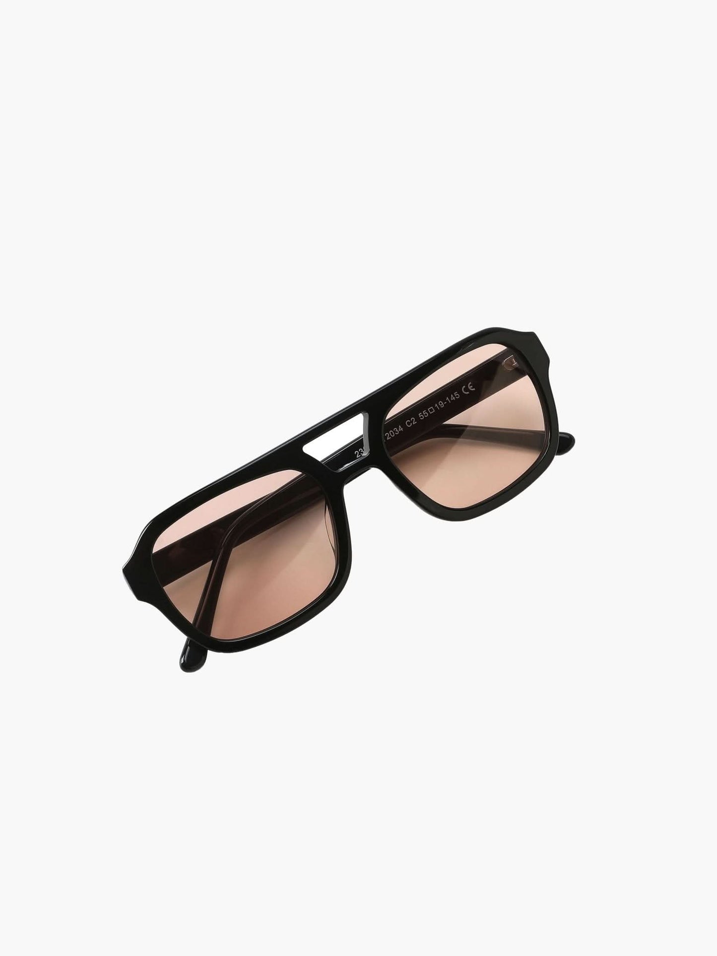 Sonnenbrille mit Retro-Rahmen und breiten Bügeln