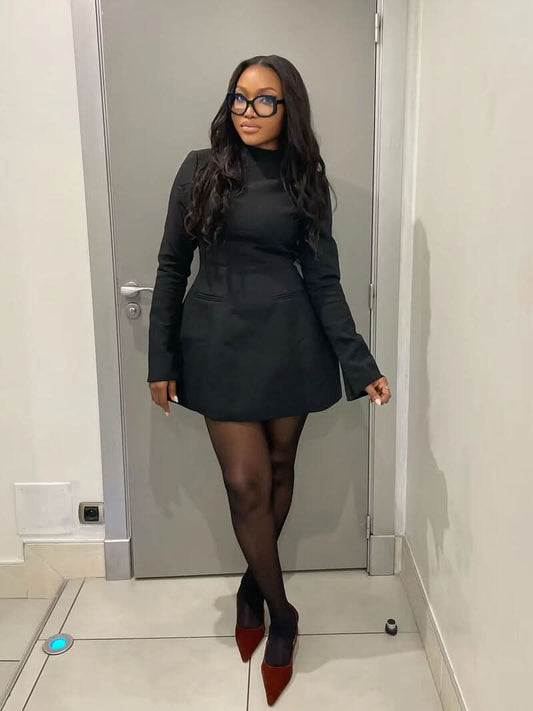 Minikleid mit langen Ärmeln und Rückenausschnitt