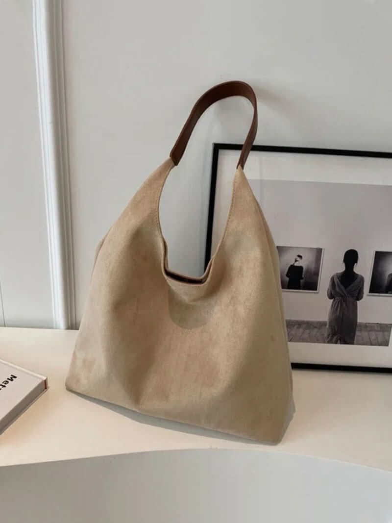 Schultertasche mit schlichtem Design und großem Hauptfach