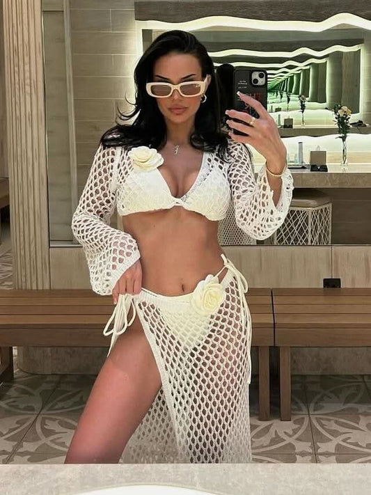 Dreiteiliges Set mit Bikini und Netz-Überwurf